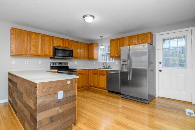 Building Photo - 3 Periwinkle Ln