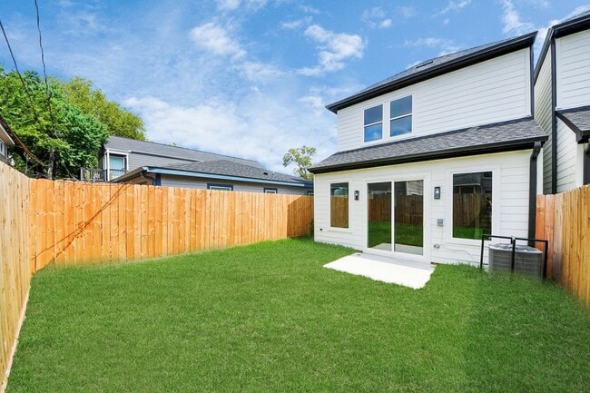 Building Photo - 3118 Wentworth St