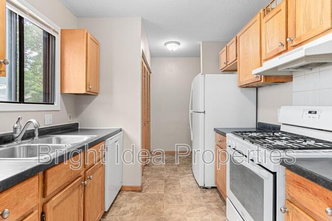 Building Photo - 2710 Upland Ct