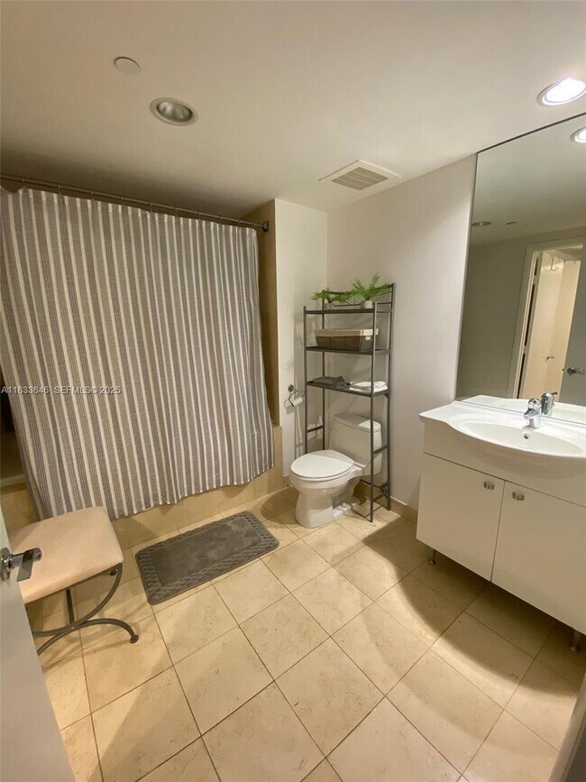 Building Photo - 1850 S Ocean Dr