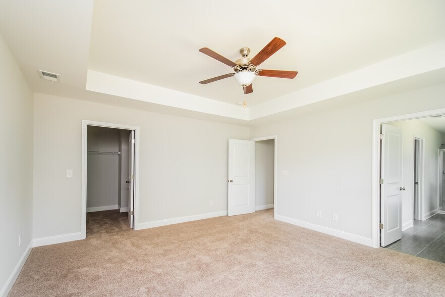 Building Photo - 420 Blue Robin Ln