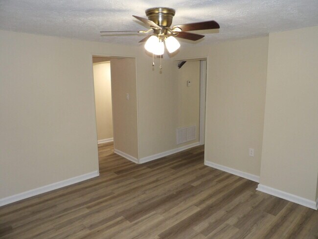 Building Photo - 307 Henry St