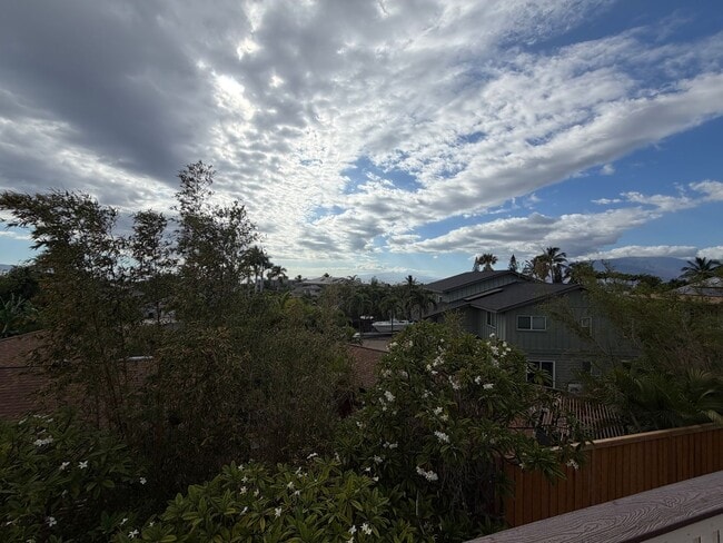 Building Photo - 2570 Hunakai St