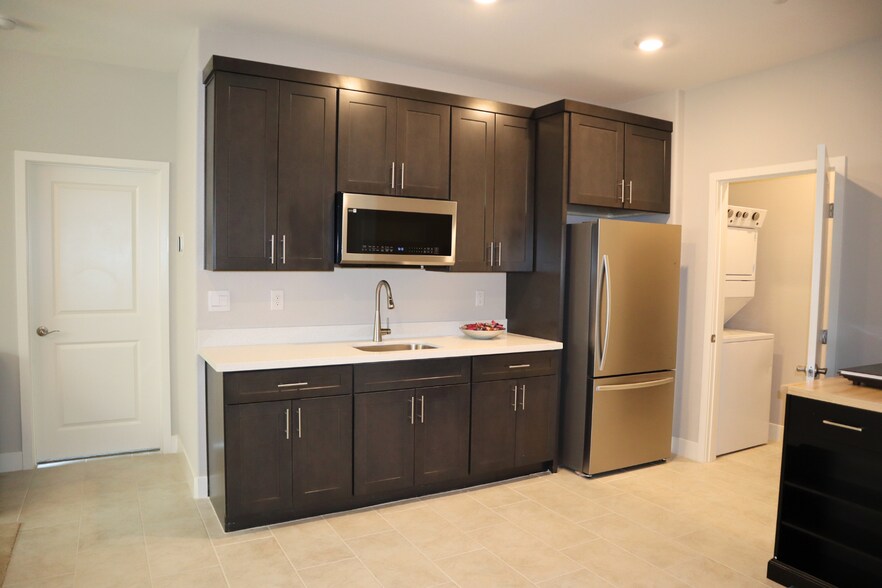 Building Photo - 1928 Ballard Bay Pl