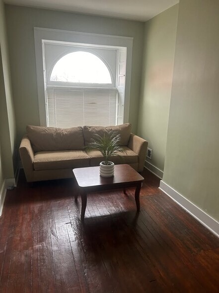 Building Photo - 1838 Rutland Ave