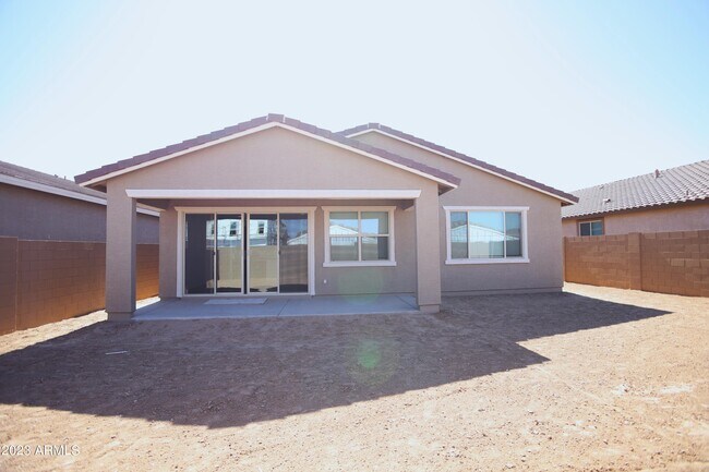 Building Photo - 2540 W Sunland Ave
