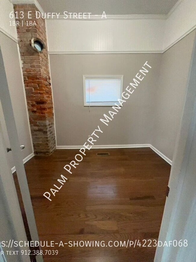 Building Photo - 613 E Duffy St