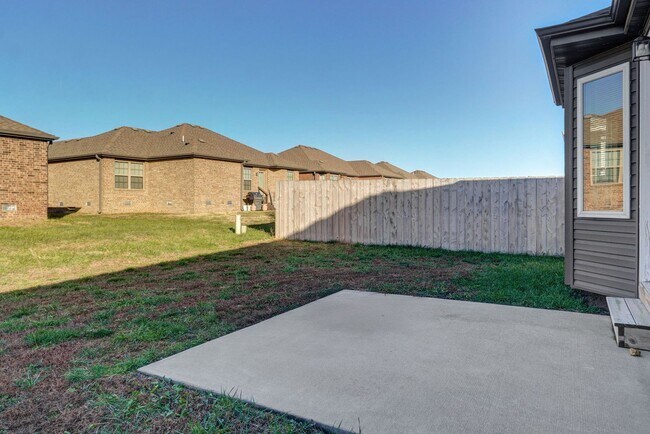 Building Photo - Modern 3 Bed / 2 Bath Home