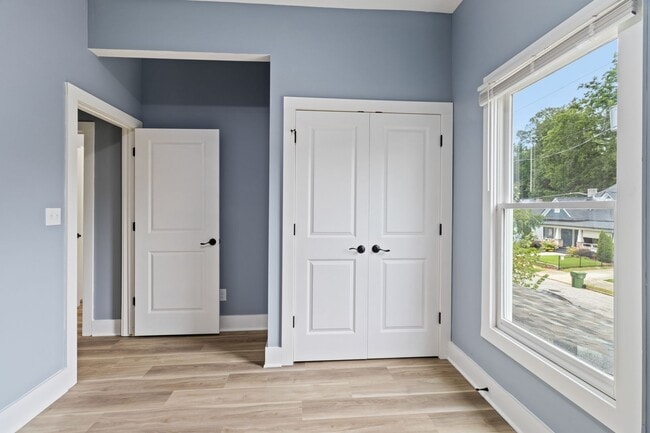 Building Photo - Stunning Fully Renovated Home in the Heart of Historic Oakland City