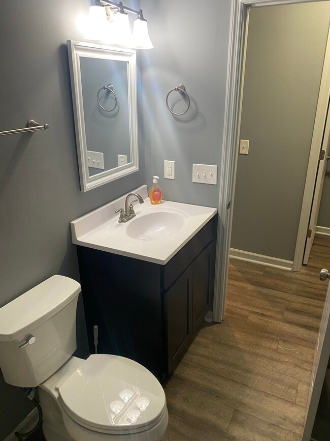 Building Photo - 401A Sarver Ave