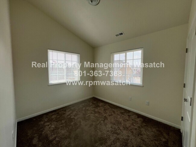 Building Photo - Come See this Beautiful, Recently Remodeled 3 Bedroom, 2.5 Bathroom Draper Town Home With HALF OF...