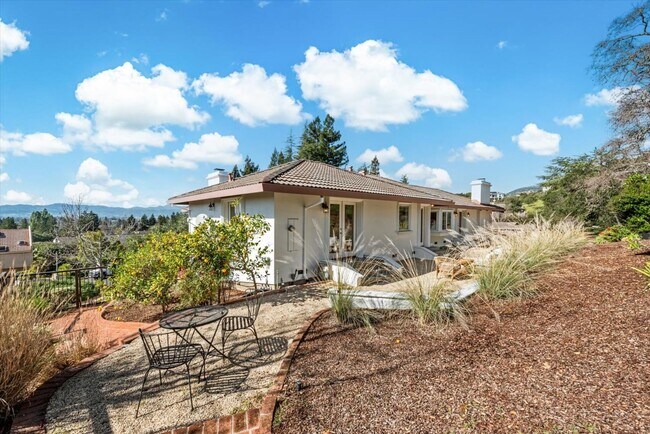 Building Photo - 4 Bedrooms, 3 Bathrooms, Cul-de-sac Location Near Silverado Country Club, Napa