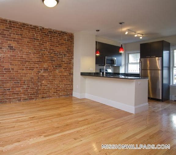 Building Photo - 14 Parker Hill Ave