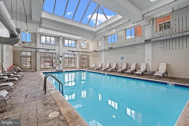 Building Photo - 1000 New Jersey Ave SE