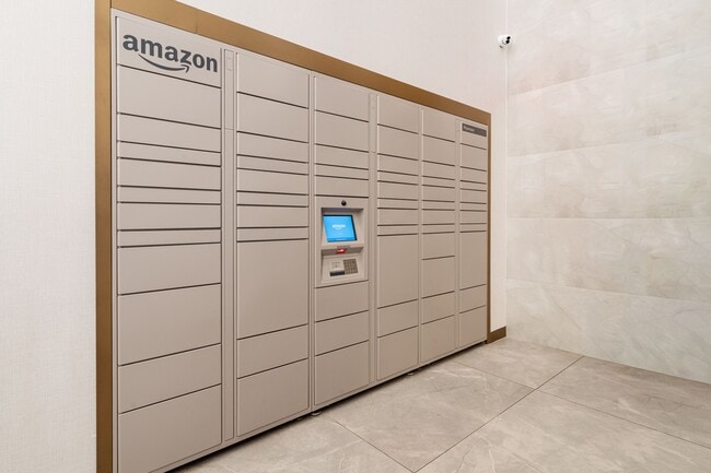 Building Photo - 45-30 Pearson St