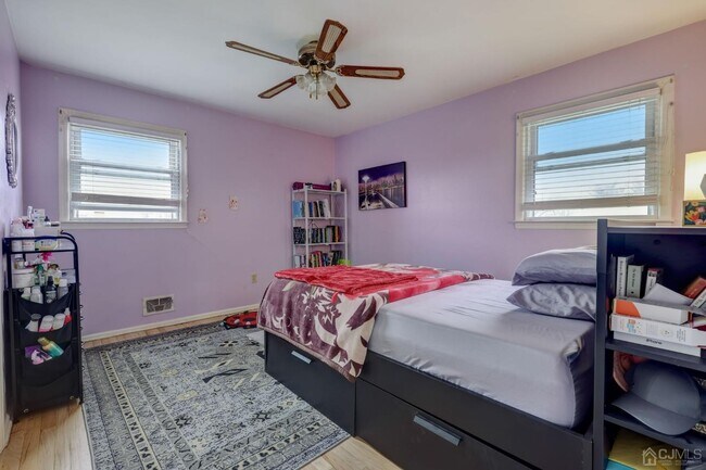 Building Photo - 23 Gramercy Dr