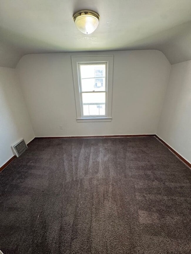 Building Photo - 3305 S Harrison St