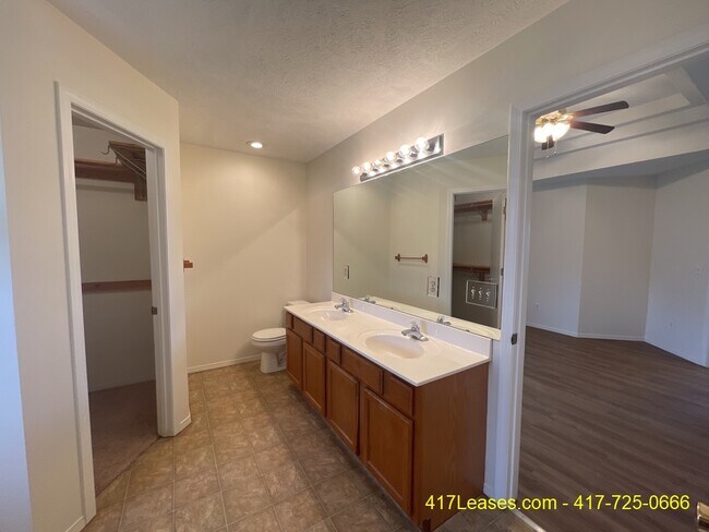 Building Photo - 1849 W Farm Rd 102