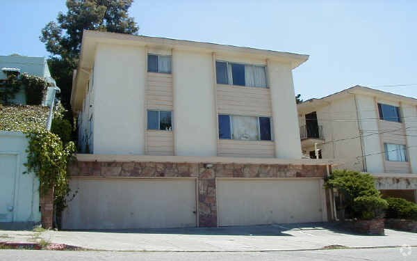 Building Photo - 4782 Tompkins Ave