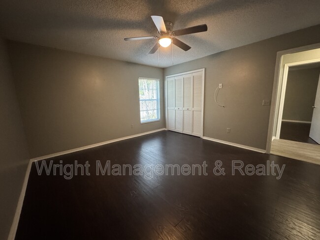 Building Photo - 12034 Stone Crossing Cir