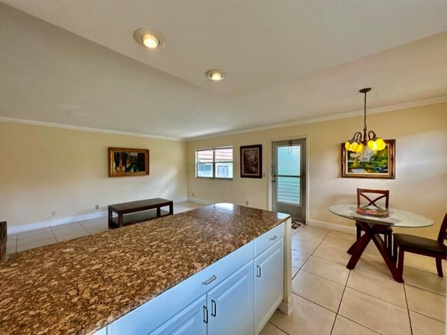 Building Photo - 301 Seville Dr