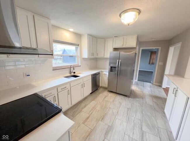 Building Photo - 10209 Broadway St