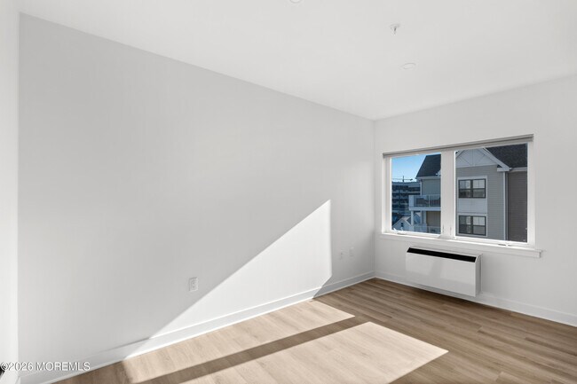 Building Photo - 180 Morris Ave