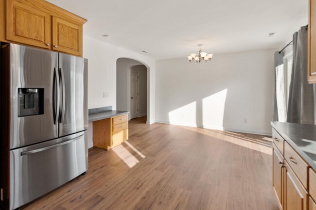 Building Photo - NEWLY RENOVATED 3 BR , 2 BA HOME *SPRING C...