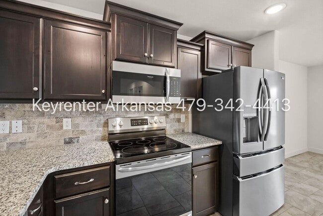 Building Photo - Bentonville living | 4bed 2bath