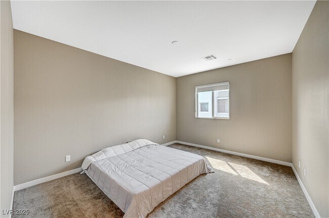 Building Photo - 9864 Kings Glen St