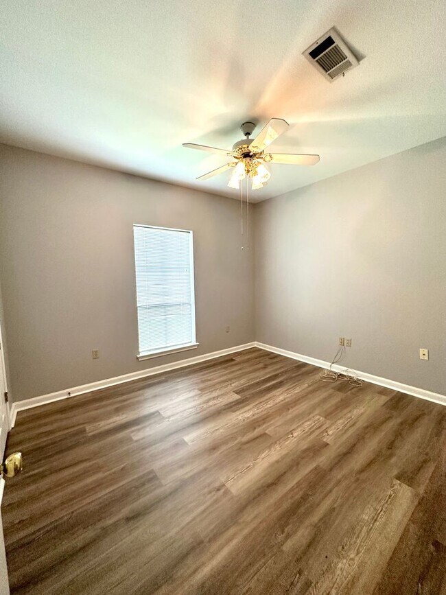 Building Photo - 11821 Thornberry Ln