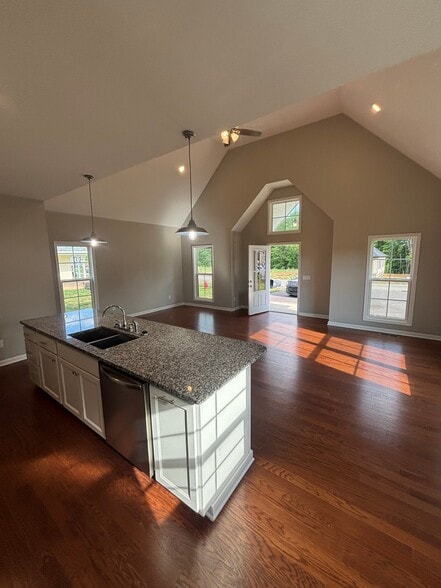 Building Photo - 217 Cherokee Dr