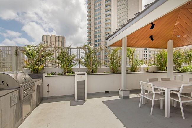 Building Photo - Kapiolani Residence - 2 Bedroom, 2 Bathroo...