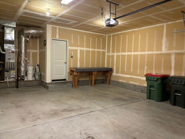 Building Photo - 4526 N Kilee Ave