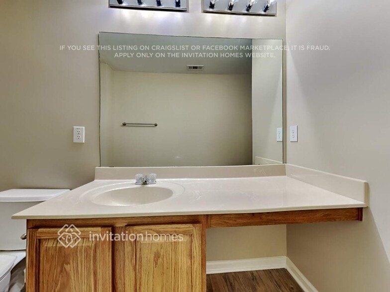 Building Photo - 1093 Sparkling Cove Dr