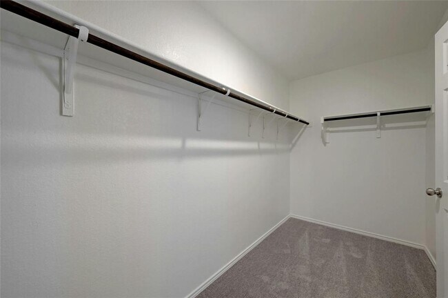 Building Photo - 221 Cherry Vine Dr
