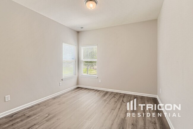 Building Photo - 1804 Hoosac Dr