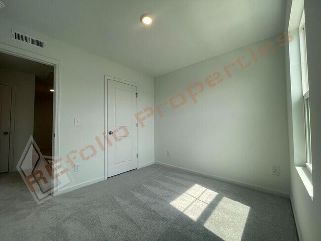 Building Photo - BRAND NEW- Spacious 4 Bedroom, 3 Bathroom ...