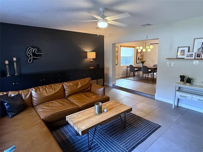 Building Photo - 338 Brassie Dr