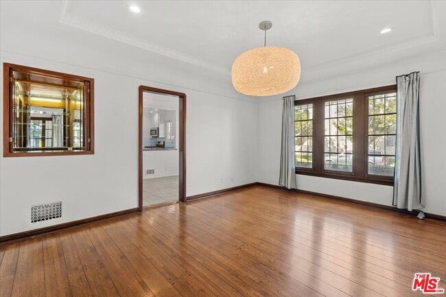 Building Photo - 203 S Detroit St