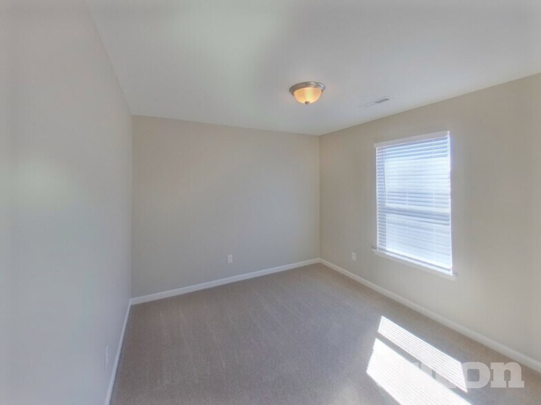 Building Photo - 3204 Dizzy Dean Dr