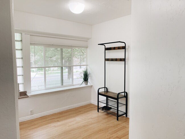 Building Photo - 1709 South
