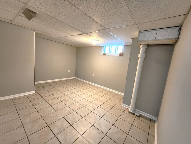 Building Photo - 365 Vandalia St