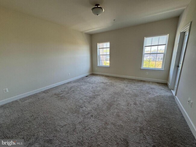 Building Photo - 9704 Glassy Creek Way