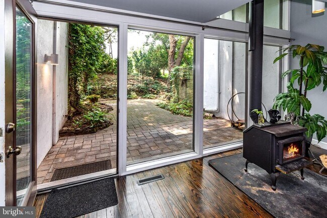 Building Photo - 9 Arden Way