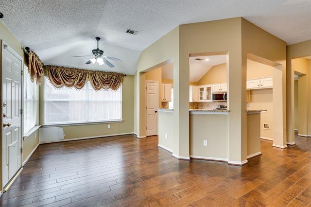 Building Photo - 3900 Oak Park Dr