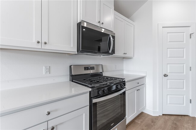 Building Photo - 103 S Maroon Ave