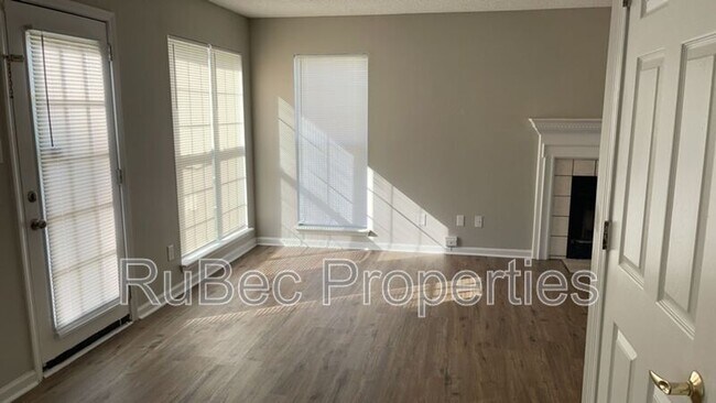 Building Photo - 8227 Vermilion Dr