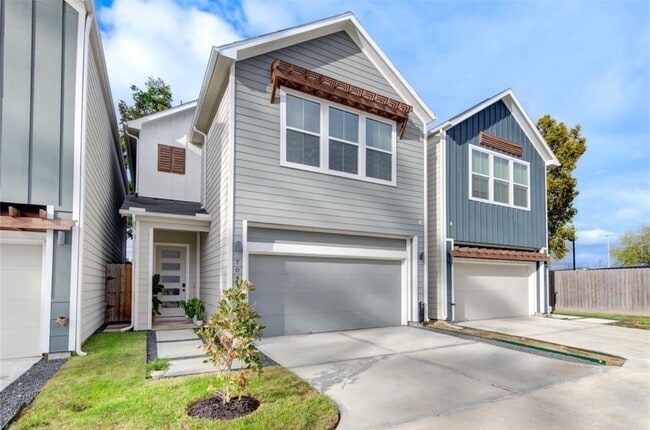 Primary Photo - 704 Pinemont Dr