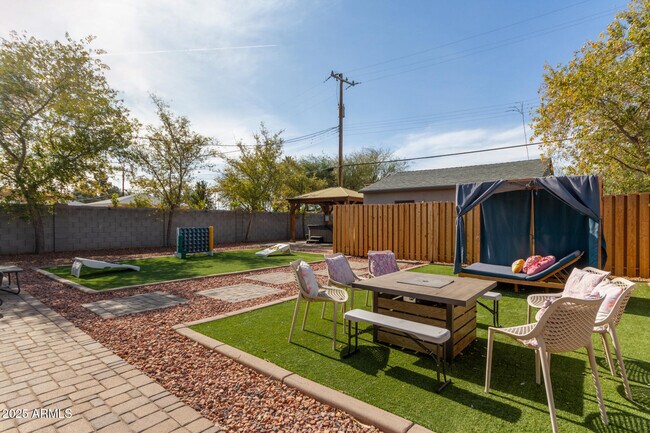 Building Photo - 3132 N 15th Ave